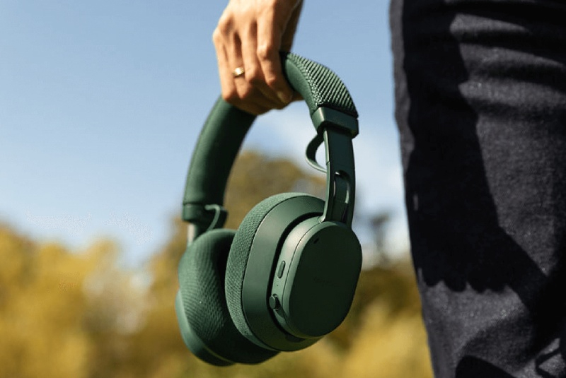 iFixit zaklasyfikował AirPods Max 2 jako „słaba naprawialność”, przyznając im tylko cztery punkty na dziesięć.