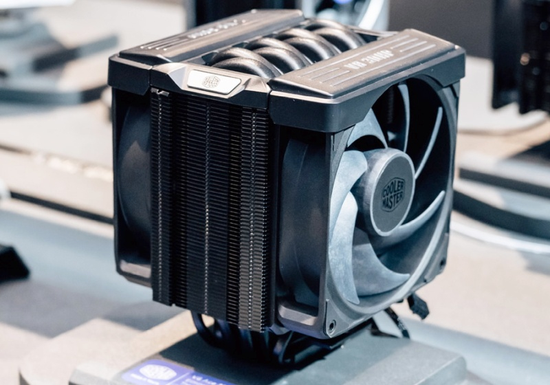 Cooler Master wprowadził nowy chłodnik procesorowy V8 Ace 3DHP, obiecujący „ultraefektywną” przekazanie ciepła