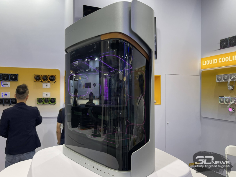 Geometric Future zaprezentowała na Computex 2026 gigantyczne obudowy, lśniące blokowe zasilacze i najnowsze systemy chłodzenia cieczą.