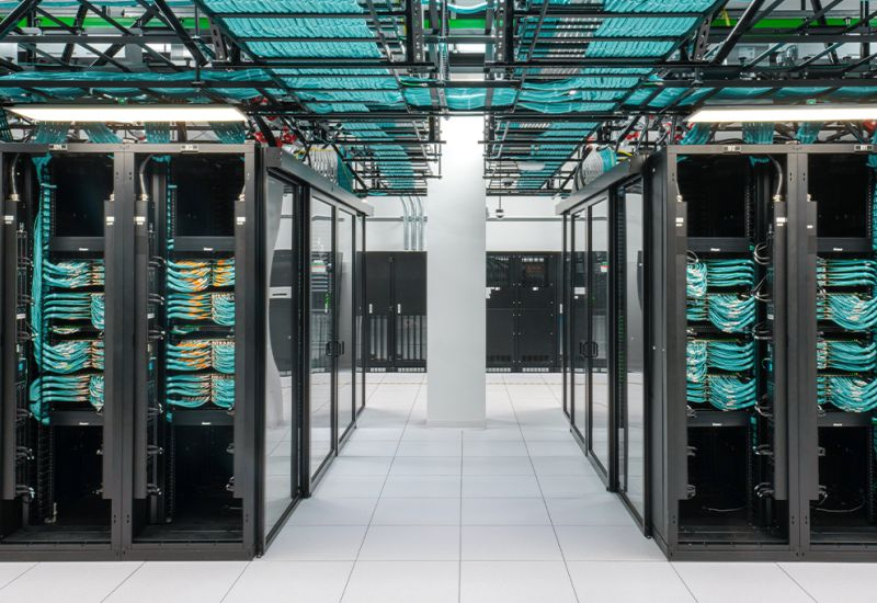 USA planują ograniczyć sprzedaż chipów AI firmy Nvidia i AMD do firm zajmujących się tworzeniem krajowych centrów danych.