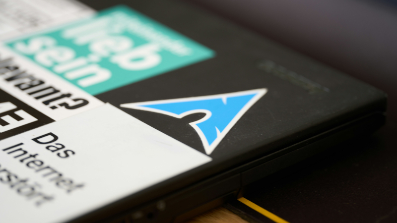 Francja przejdzie od systemów Windows do Linux w sektorze publicznym, rezygnując z amerykańskich produktów oprogramowania