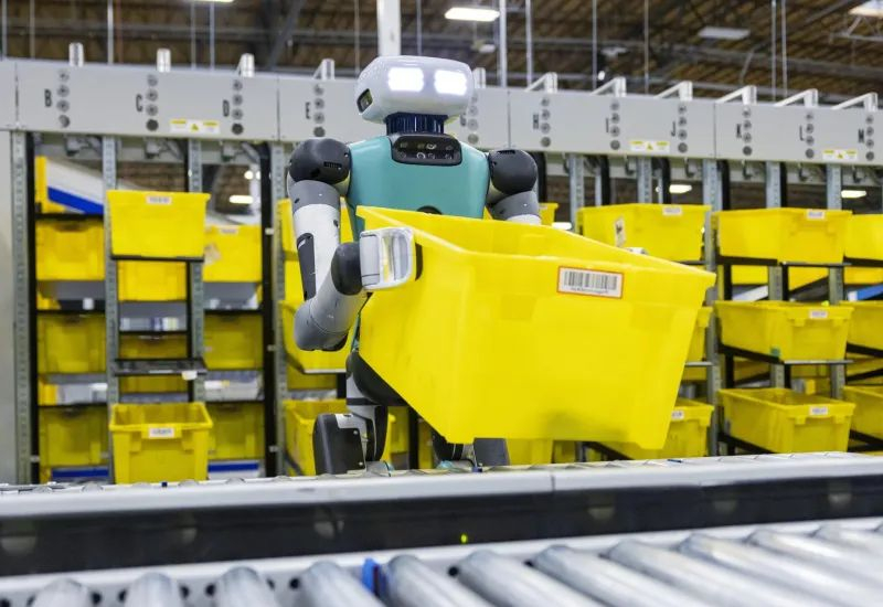 Toyota przyciągnęła rodzinę humanoidalnych robotów Agility Digit do produkcji RAV4