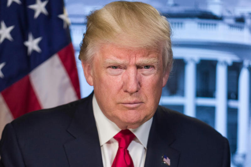 Technogiganci w końcu przekonali Trumpa do rezygnacji z podpisania rozporządzenia o przymusowych testach sztucznej inteligencji