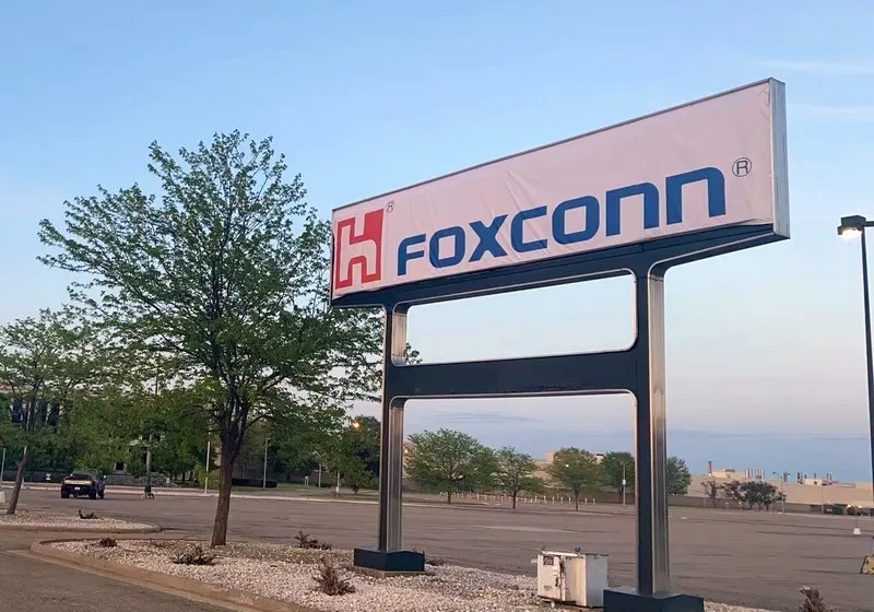 Foxconn rozszerzy produkcję serwerów AI, dostarczając je zarówno NVIDIA, jak i Intellowi
