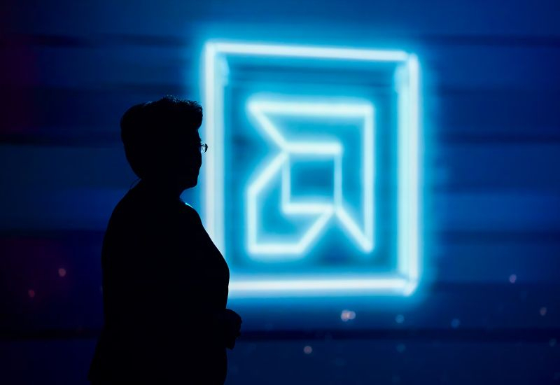 AMD osiągnęła rekordową kapitalizację rynkową w wysokości 454 miliardów dolarów, wyprzedzając Intela o prawie jedną trzecią.