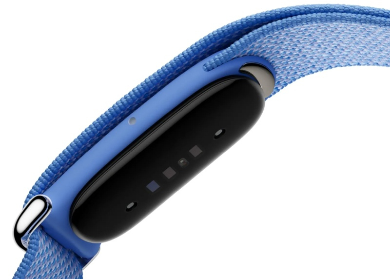 Google przedstawiła Fitbit Air – lekki tracker fitnessowy bez wyświetlacza, kosztujący 99 USD i z ciągłym monitorowaniem aktywności użytkownika.