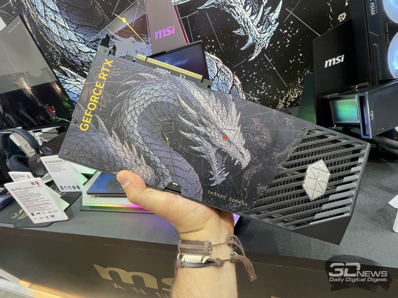 MSI przedstawiła GeForce RTX 5080 Suprim w jubileuszowej wersji Draco Epic z dużym smokiem na tylnej panelu