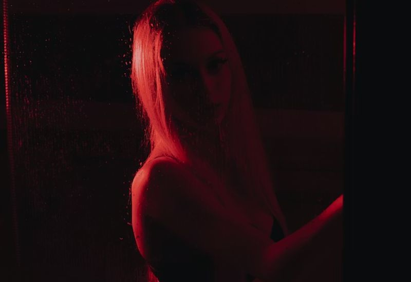 OpenAI odłożyła tworzenie treści dla dorosłych w ChatGPT i umieściła projekt AI-bota dla dorosłych „w długi kosz”.