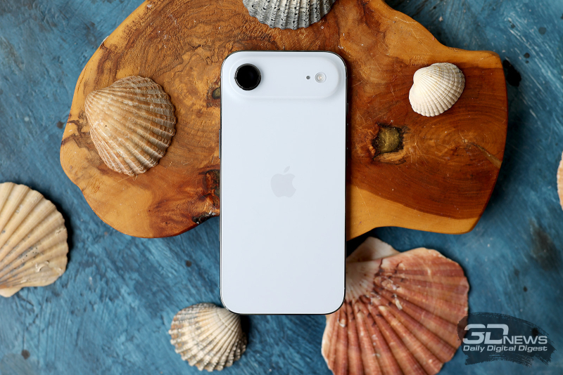 Władze Brazylii ponownie nałożyły karę na firmę Apple za brak w zestawie z iPhonem adaptera zasilającego.