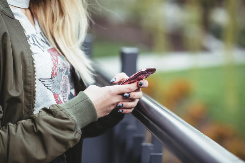 Instagram wyłączył szyfrowanie end-to-end dla prywatnych wiadomości użytkowników.