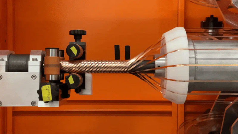 Sztuczna inteligencja przyspieszy rozwój nadprzewodnictwa, jednak nie doprowadzi to do rzeczywistego skoku technologicznego i nie w oczekiwanym miejscu.