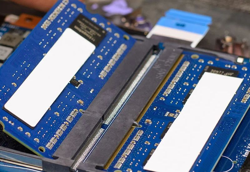 Deficyt pamięci otwiera chińskim firmom dostęp do laptopów HP, Dell, Acer i Asus.