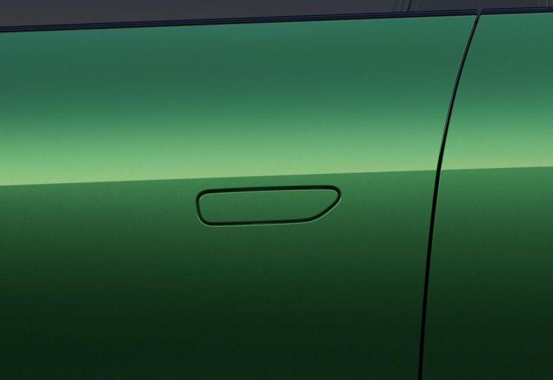 Po pożarze w Xiaomi SU7 Ultra drzwi zablokowały się z powodu uszkodzonych zamków elektrycznych, informuje śledztwo.