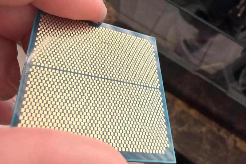 Aktualizacja BIOS okazała się bezużyteczna: Ryzen 7 9800X3D nadal się zawiesza na płytach głównych ASRock