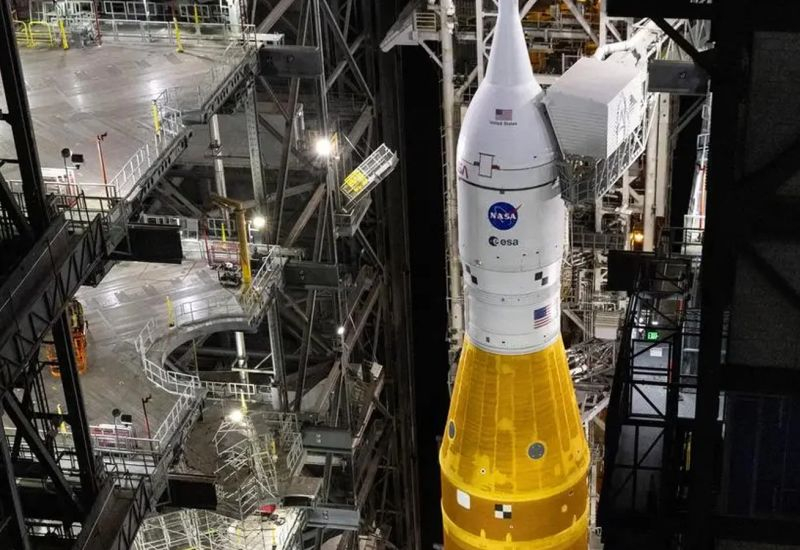 NASA zaplanowała start misji księżycowej Artemis II na 1 kwietnia, ale w tytule używa gry słów „Nieszczególne sprawy”.