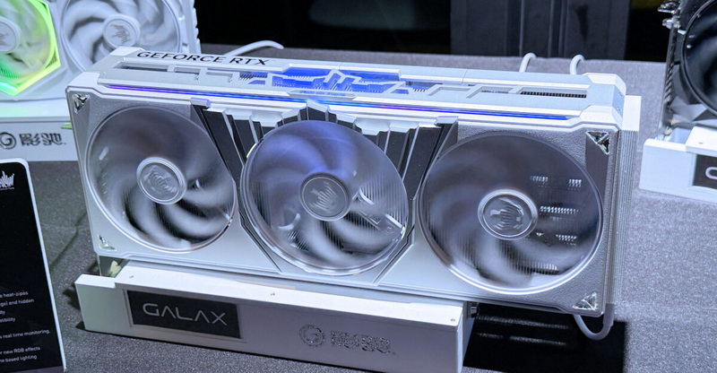 Galax przedstawił koncepcję GeForce RTX 6090 Hall of Fame z czterema wentylatorami i kryształami Swarovski