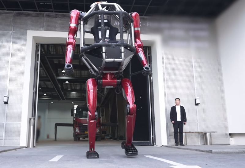 Unitree zaprezentował kroczącego robota o masie 500 kg z przestrzenią wewnętrzną dla człowieka