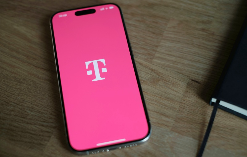 T-Mobile wprowadzi tłumaczenie rozmów na żywo przy użyciu sztucznej inteligencji na ponad 50 języków, bez konieczności korzystania z aplikacji firm trzecich