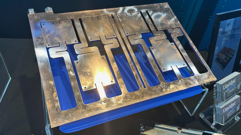 Firma Frore zaprezentowała ultracienki chłodnik płynny LiquidJet Nexus dla serwerów Nvidia, obniżając temperaturę o 6 °C i zwiększając wydajność AI o 10 %.