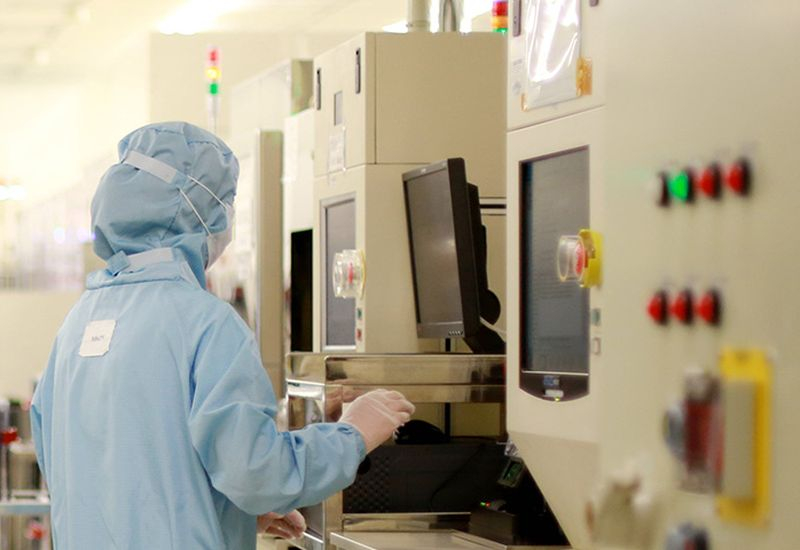Chińscy producenci układów scalonych mogą czerpać zyski z boomu AI, nie posiadając najnowocześniejszych procesów technologicznych, twierdzi szef SMIC