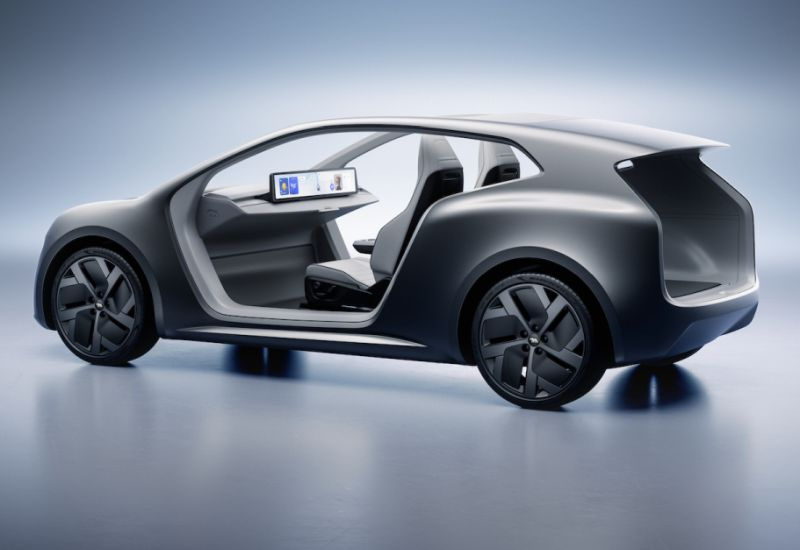 Lucid przedstawił koncepcję taksówki bez kierowcy, aby rywalizować z Tesla CyberCab, wraz z innymi innowacjami