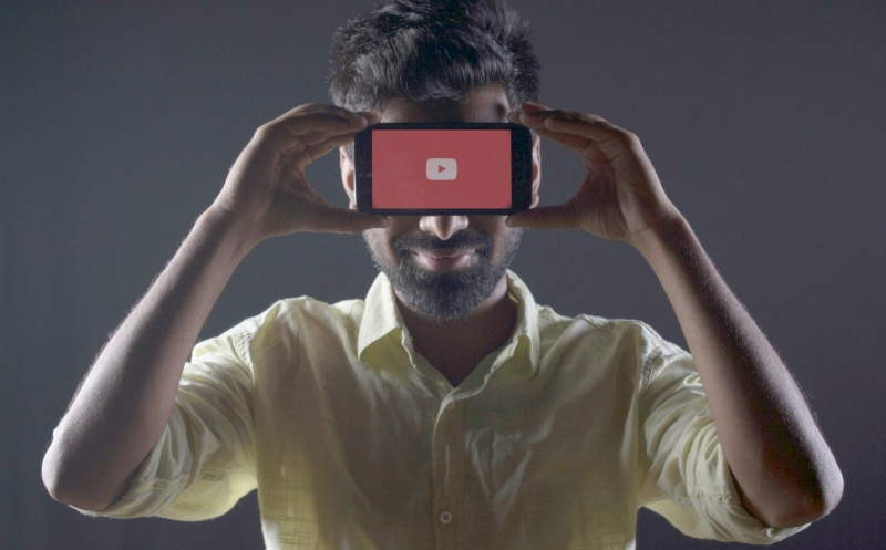 YouTube wprowadza obowiązkową reklamę do oglądania na telewizorach na całym świecie