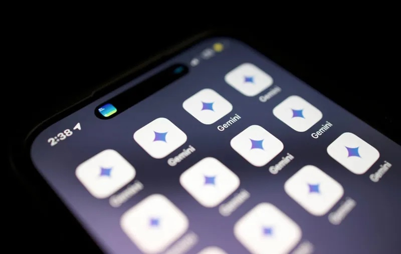 Google wprowadzi do Gemini funkcję importowania rozmów z ChatGPT i innych chatbotów AI.