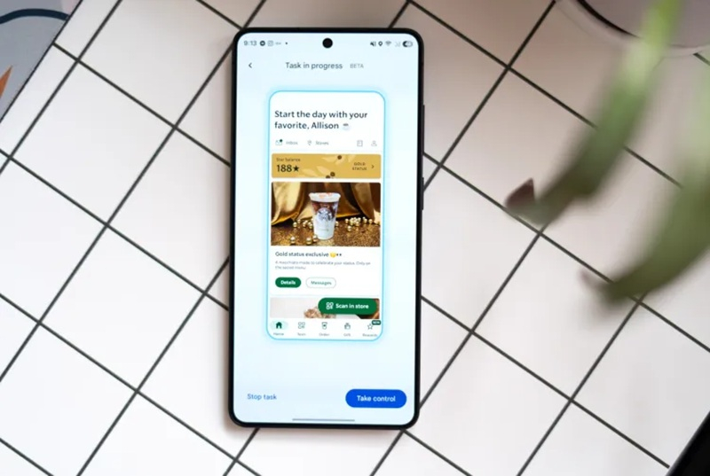 Google przedstawiła agenta AI Gemini, który będzie przyjmować zamówienia na taksówki i jedzenie na Samsung Galaxy S26.