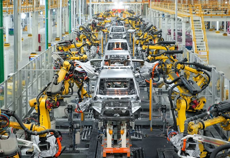 Chiński producent samochodów BYD dąży do przejęcia udziału w znanym „okularze” Volkswagena w Dreznie